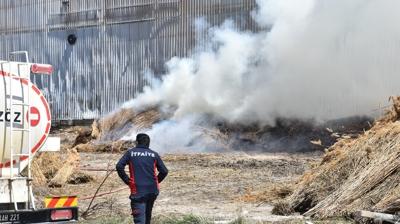 Afyonkarahisar'da kam�� toplama merkezinde ��kan yang�n kontrol alt�nda