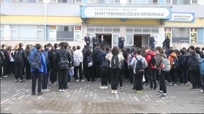 Ayser �al�k Ortaokulu'nda h�z�nl� tahliye: ��renciler yeni yuvalar�nda dersba�� yapt�