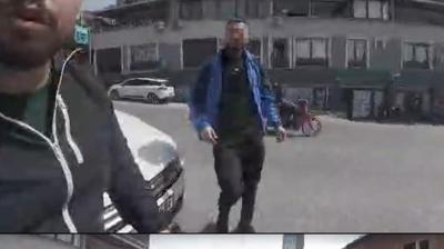 Bir kornaya a��r fatura! Trafik magandas�n�n g�z� d�nd�