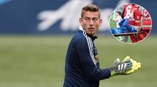 Korkun� sakatl�k! Jonathan Klinsmann'�n ma�ta boynu k�r�ld�