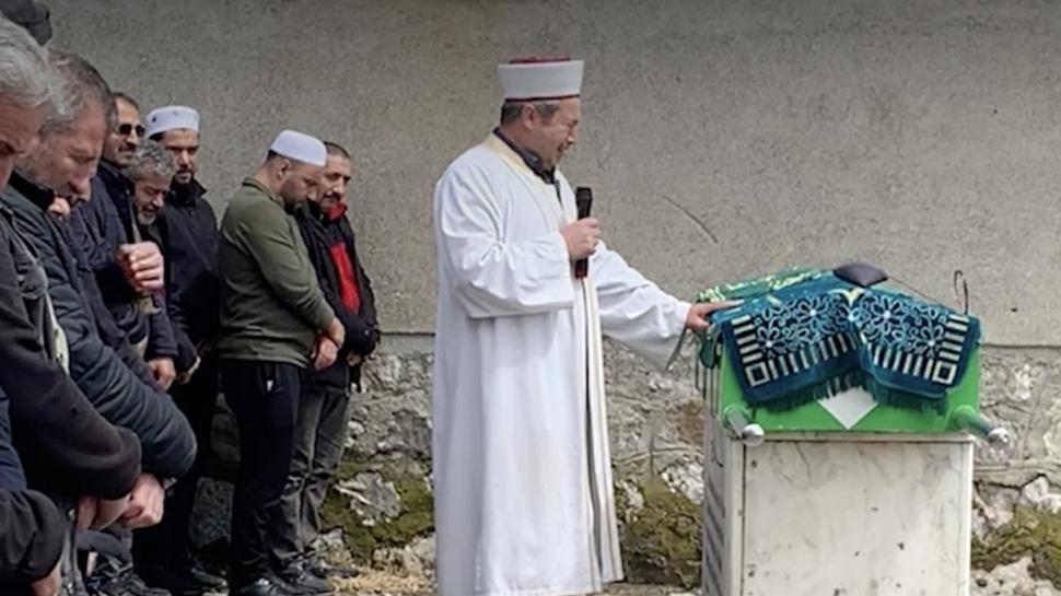 �K�y�n ne�esiydi�... �mam cenaze namaz�n� g�zya�lar�yla k�ld�rd�