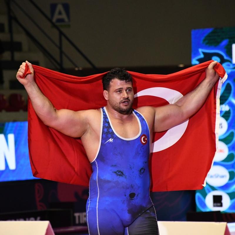 Milli g�re��i R�za Kayaalp: K�r�lmaz denilen bir rekoru k�rd�m