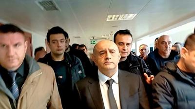 Avukatlardan Aziz �hsan Akta� davas�nda ta�k�nl�k! Mahkeme ba�kan� uyard�