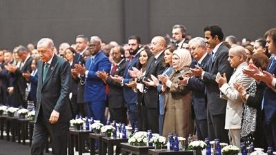 D�nya Antalya'da Berlin kap� d���nda