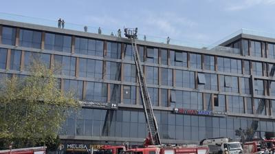 Pendik'te dumanlar y�kseldi! Tekstil at�lyesinde yang�n