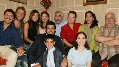 Yabanc� Damat'�n R��en'i �lker Aksum, Mustafa Can'� Ozan U�urlu'yla bulu�tu!