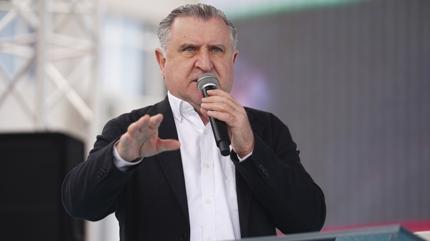 Bakan Bak'tan R�za Kayaalp'e tebrik!