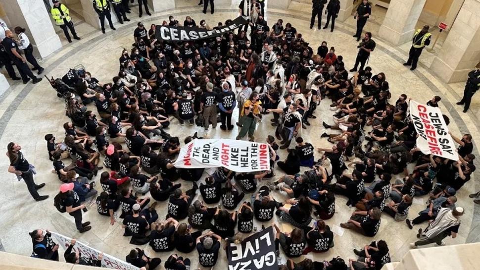 Washington kar��t�! ABD Kongre binas�na bask�n