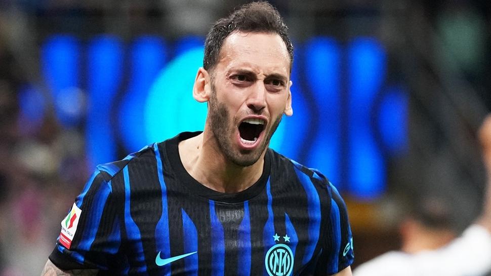 2 golle yıldızlaşmıştı! Hakan Çalhanoğlu'na övgü dolu sözler