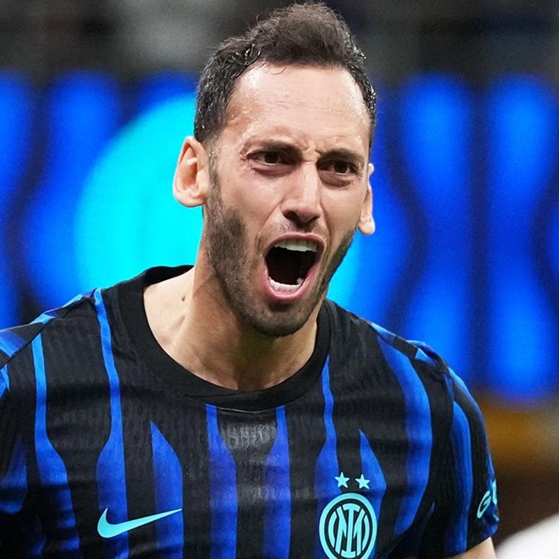 2 golle y�ld�zla�m��t�! Hakan �alhano�lu'na �vg� dolu s�zler