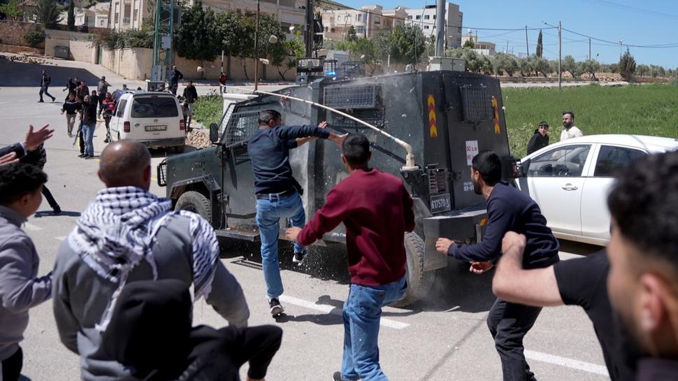 Cenazeye bile tahammülleri yok: Katil İsrail ordusu Gazze'ye baskın düzenledi
