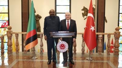 Bakan G�ler, Zambiyal� mevkida�� ile g�r��t�