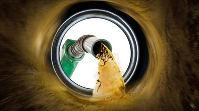 H�rm�z'de 'k�rm�z� �izgi' resti: Petrol 100 dolar baraj�n� a�t�