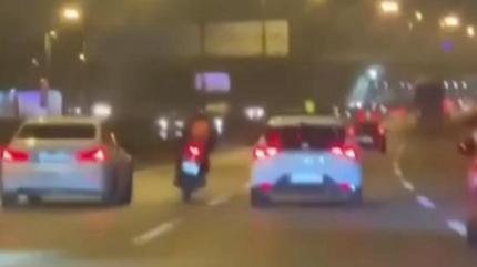 Trafikte makas atan s�r�c�ye 90 bin lira ceza! Ehliyetine 60 g�n el konuldu