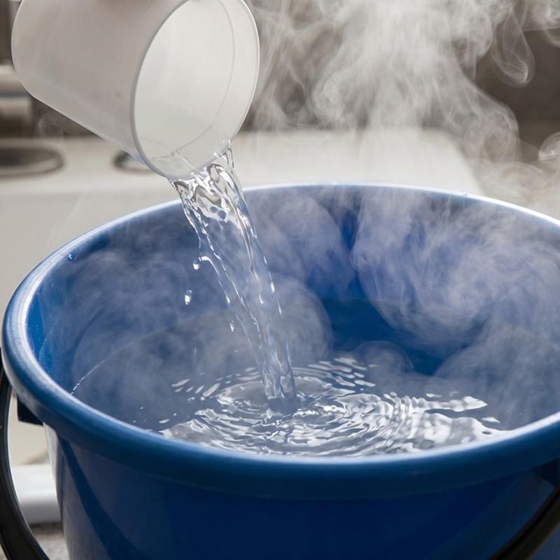 Kimse bilmiyor! �ama��r suyunu s�cak suyla kullanan yand�