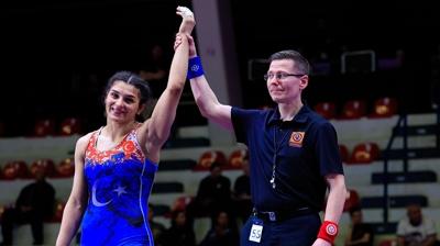 Nesrin Ba�: Bu alt�n madalyay� b�t�n �ocuklara hediye ediyorum