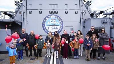T�rk donanmas� �ocuklarla bulu�tu! Gurur dolu 23 Nisan ziyareti