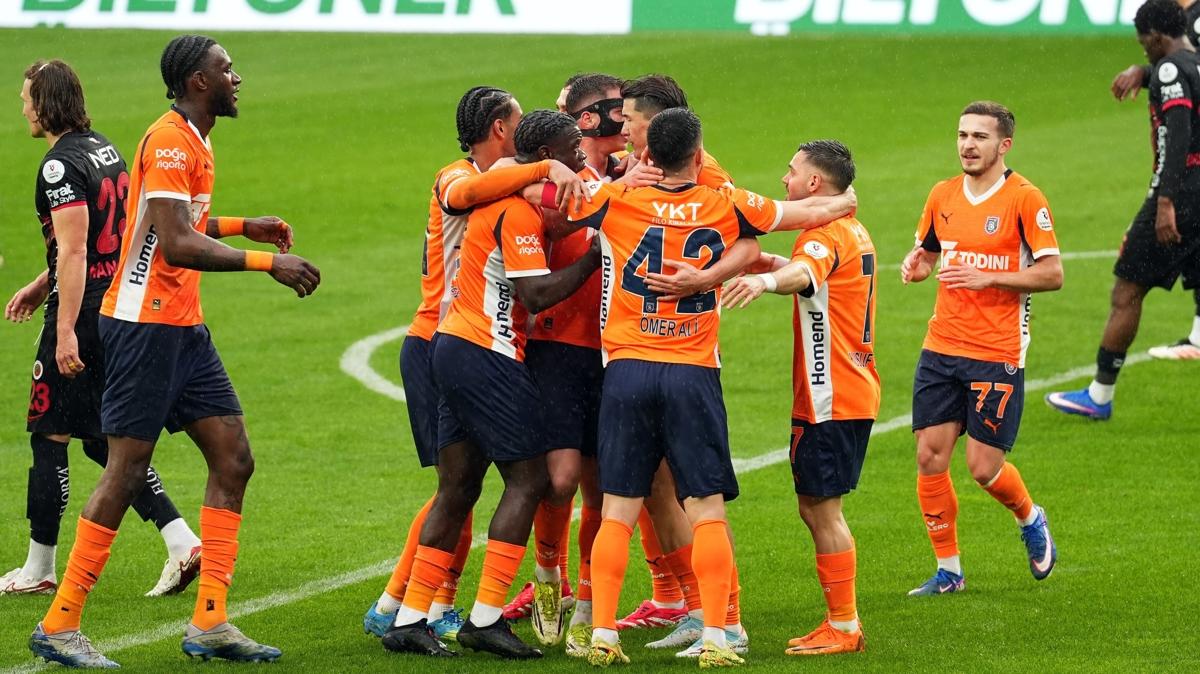 ba�ak�ehir s�per lig kas�mpa�a foto�raflar� resimleri