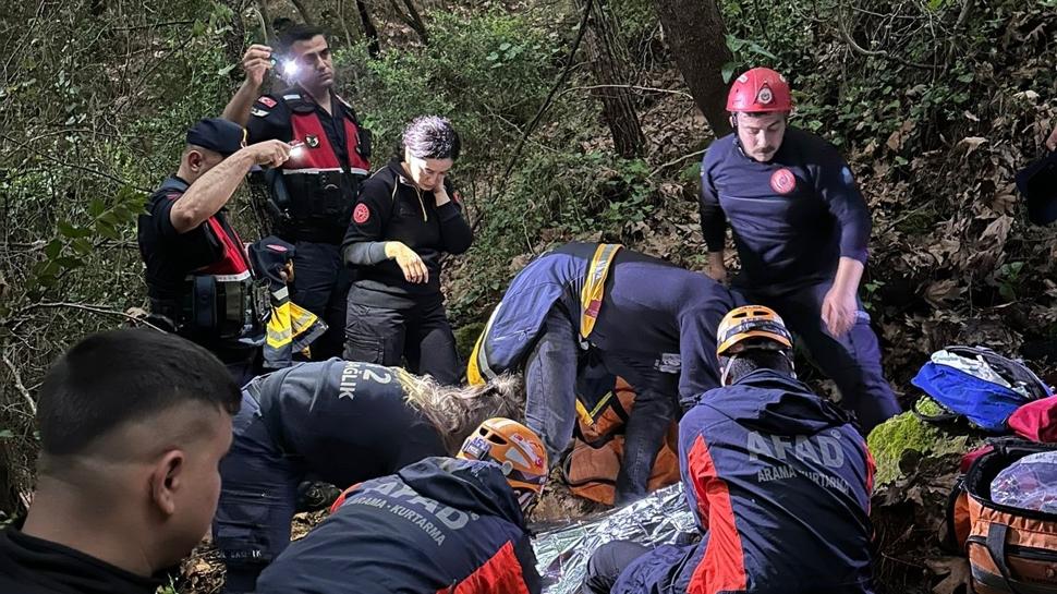 Antalya'da nefes kesen kurtarma: 80 metrelik uçurumdan sağ çıkarıldı