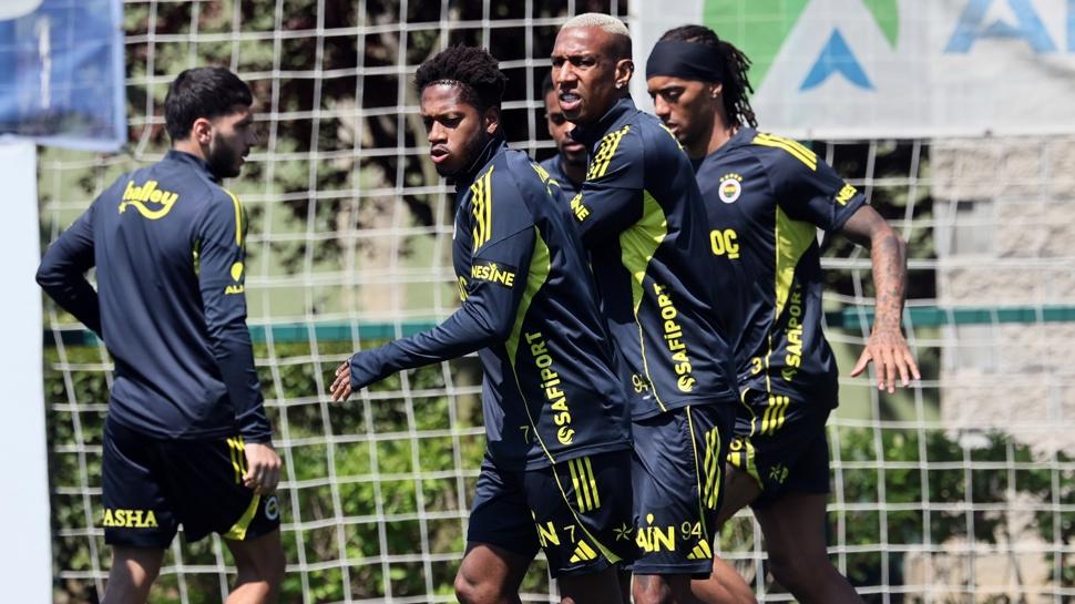 Fenerbahçe'de derbi mesaisi sürüyor