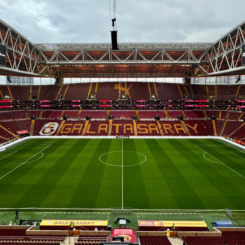 Galatasaray ile Fenerbah�e, RAMS Park'ta 17. kez kar�� kar��ya