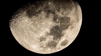 Ay'da yeni ke�if! �nsanl�k ilk kez g�r�yor