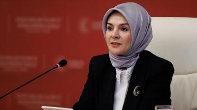 Bakan G�kta�'tan gen�lere s�z: Yaln�z de�ilsiniz, y�k� birlikte omuzlayaca��z