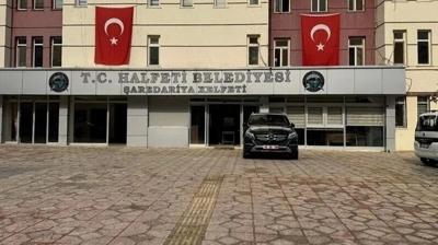 Halfeti Belediyesine operasyon! 49 ��pheli yakaland�