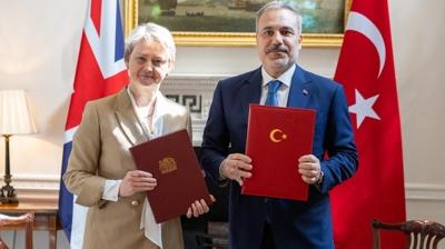 Ankara-Londra hatt�nda dev ad�m! �mzalar at�ld�