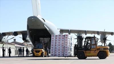 �ran'a yard�m eli: Sa�l�k Bakanl���'n�n g�nderdi�i ila�lar ula�t�