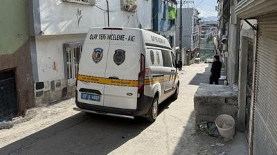 Tart��ma kanl� bitti! 14 ya��ndaki k�z babas�n� �ld�rd�