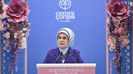 Emine Erdo�an: Aileyi korumak k�resel bir sorumluluk