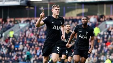 Manchester United, 2 futbolcu i�in transfer operasyonuna ba�lad�