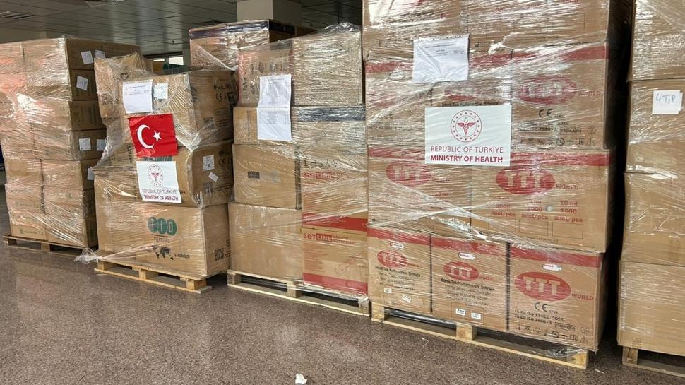 Türkiye'den İran'a yardım eli! 6 tır yola çıktı