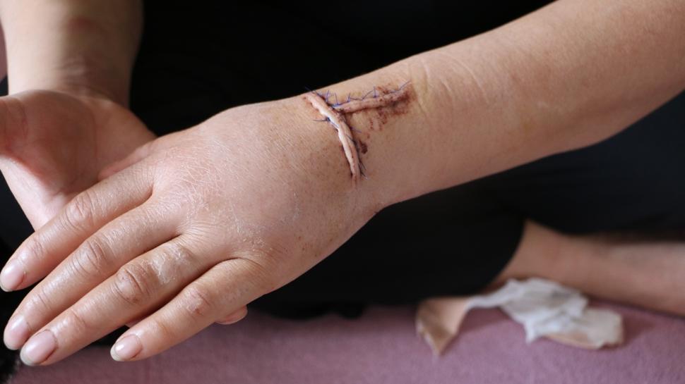 Cani kocadan kanlı pusu! Eşini 30 yerinden bıçakladı