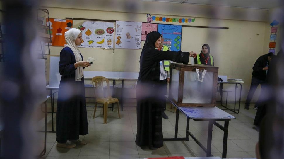 Filistin'de oy verme işlemi başladı