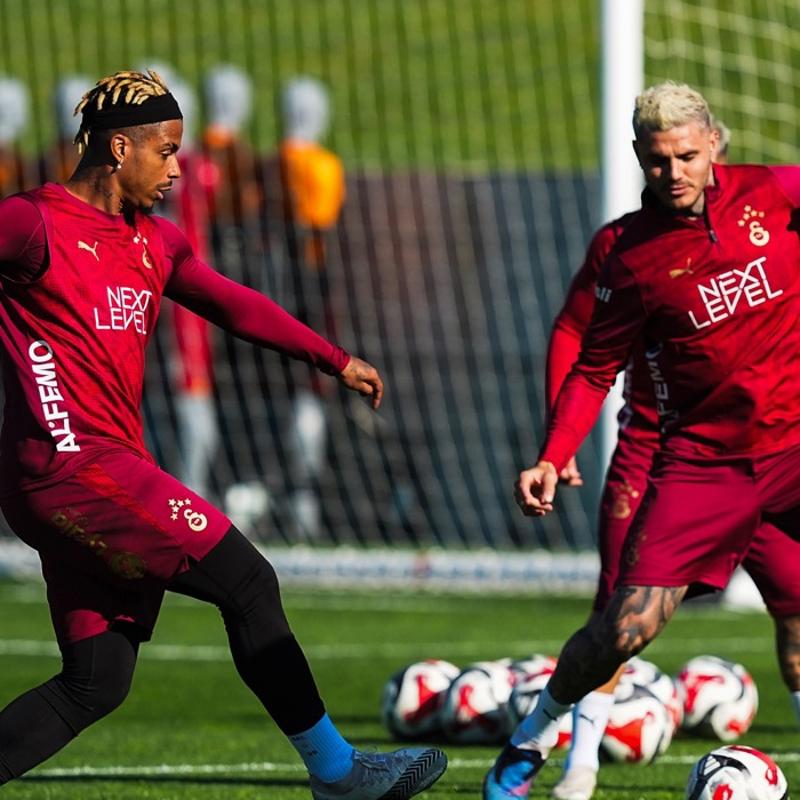 Galatasaray'da dev derbinin haz�rl�klar� tamamland�