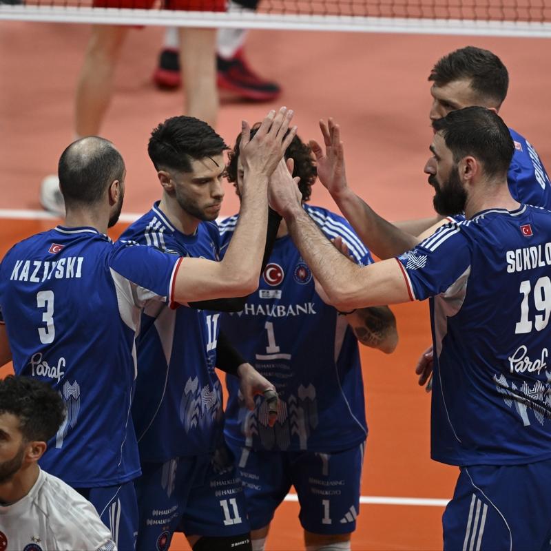 Halkbank, Spor Toto kar��s�nda durumu e�itledi