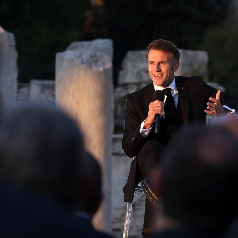 Macron Yunanistan'a tam destek s�z�: Egemenli�inize tehdit olursa yan�n�zday�z