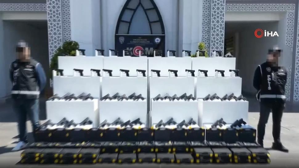 Otoyolda ka�ak silah operasyonu! �ok say�da tabanca ele ge�irildi