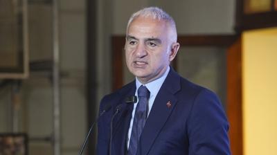 Bakan Ersoy, Rami �ocuk ve Sanat Bienali'nin a��l���na kat�ld�