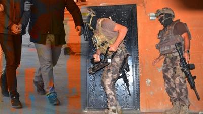 Esnaf g�r�n�ml� zehir a�� ��kertildi! Paravan i�letmelerde uyu�turucu trafi�i