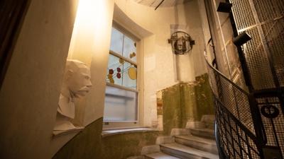 �stanbul'un gizli hazinesi: 125 y�ll�k yap� g�renleri kendine hayran b�rak�yor