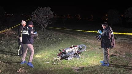 U�ak'ta motosiklet devrildi: S�r�c� hayat�n� kaybetti