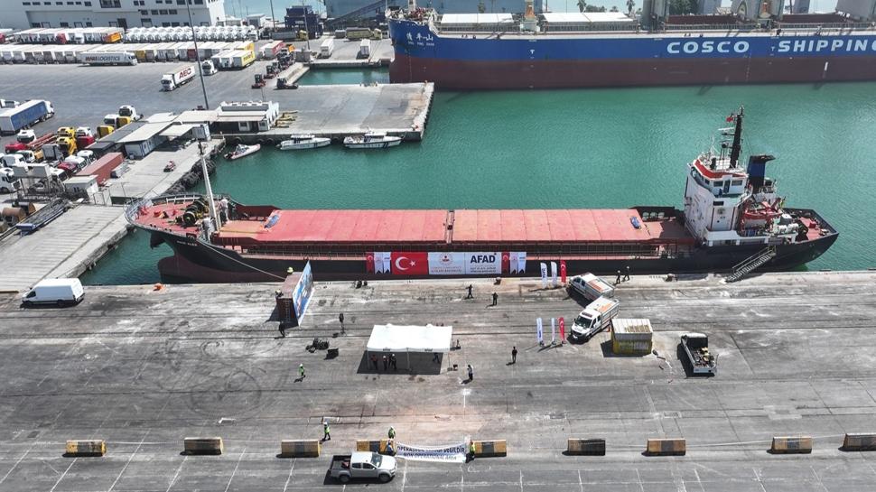 Türkiye'den Lübnan'a insani yardım gemisi