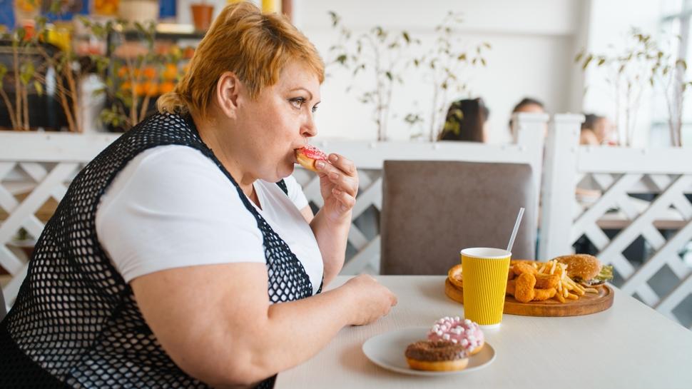 Uyumadan kaç saat önce yemek yemek bırakılmalıdır?