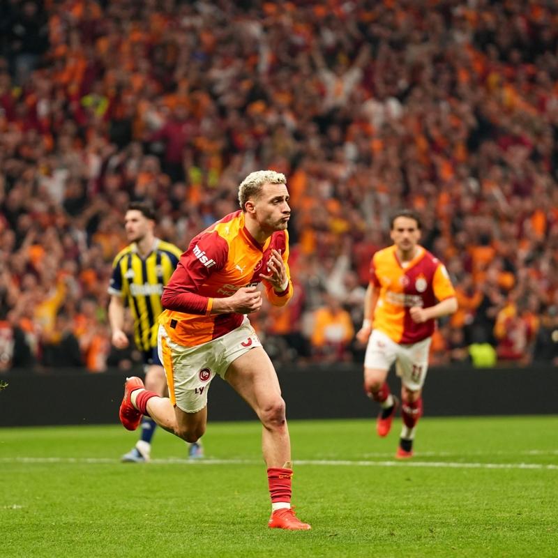 25 sene sonra! Galatasaray derbide penalt�dan gol buldu