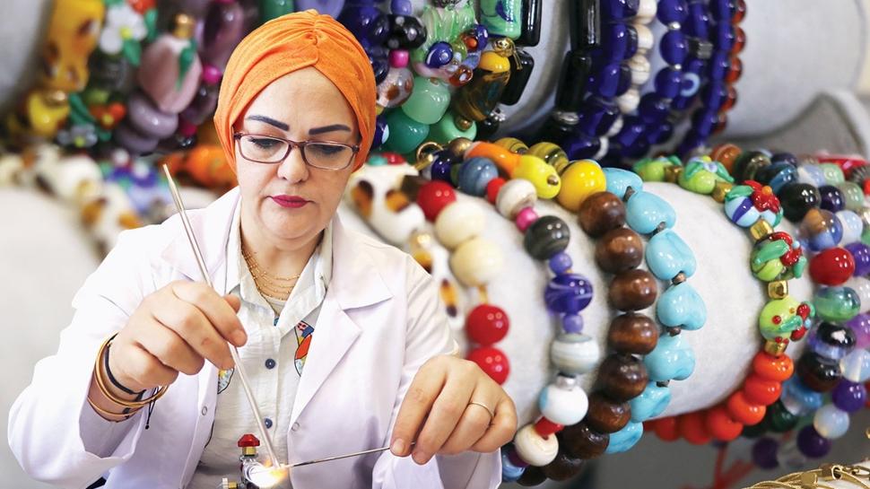 Cam fobisini yenip �retime ba�lad�