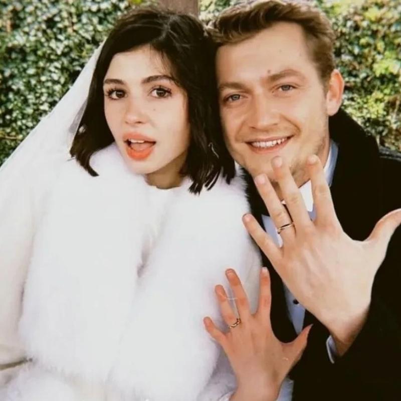 Dizi a�k� ger�ek mi oldu? Ta�acak Bu Deniz'in �so'su Erdem �anl�'dan kafa kar��t�ran a��klama