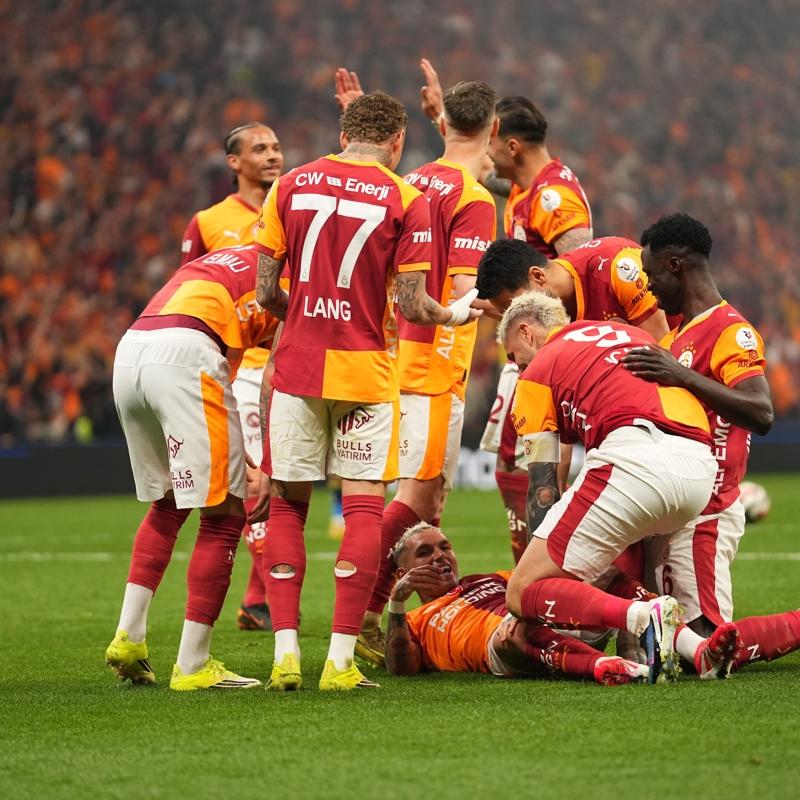 Galatasaray'�n i� sahadaki yenilmezlik serisi s�r�yor